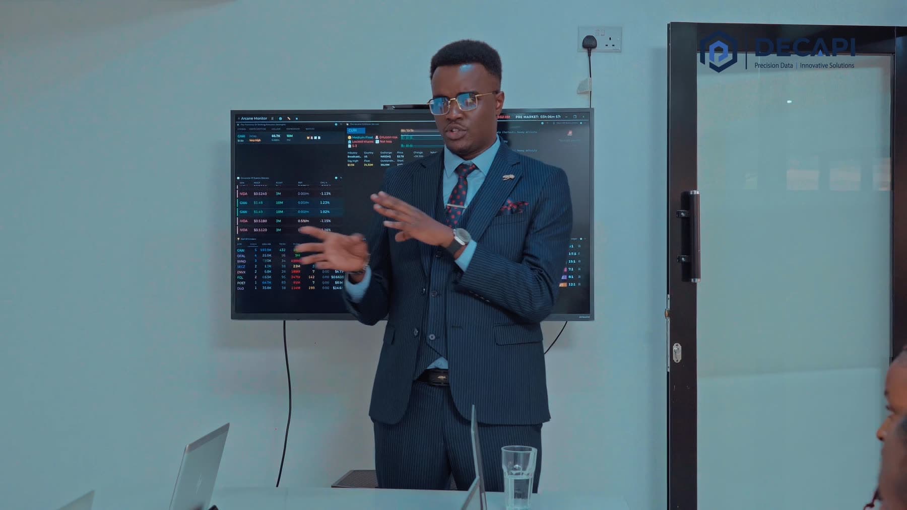 A DECAPI briefing at the screen
